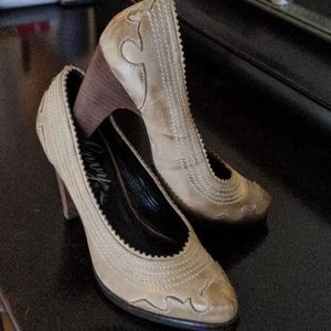 Awesome Western style heels. Never worn!!!